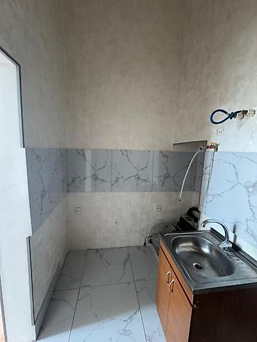 Daşınmaz əmlak: 2 otaqlı mənzil – Kirayə verilir xidmət haqqı 50 azn - Otaq: Geniş — 7