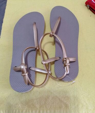 jakne sa prirodnim krznom novi sad: Sandals, 39