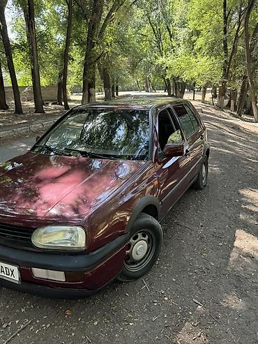 Унаа: Volkswagen Golf: 1993 г., 1.8 л, Кол менен иштөөчү, Хетчбек — 1