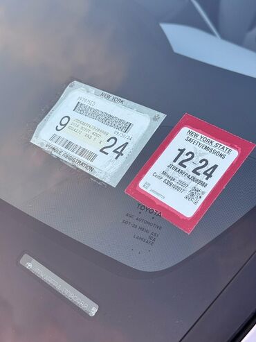 Toyota: Toyota Prius: 2018 г., Автомат, Гибрид, Седан — 6