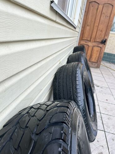 Шины: Шины 265 / 75 / R 16, Всесезонная, Б/у, Комплект, Внедорожные (АТ/МТ) — 7