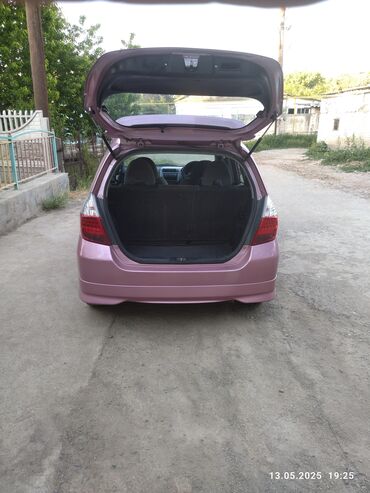 Honda: Honda Fit: 2002 г., 1.3 л, Автомат, Бензин, Седан