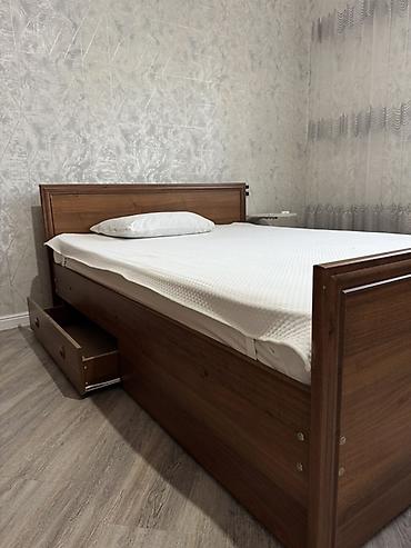 офисный стол с тумбой: Спальный гарнитур, Б/у, Двуспальная кровать, ДСП, цвет - Коричневый — 2