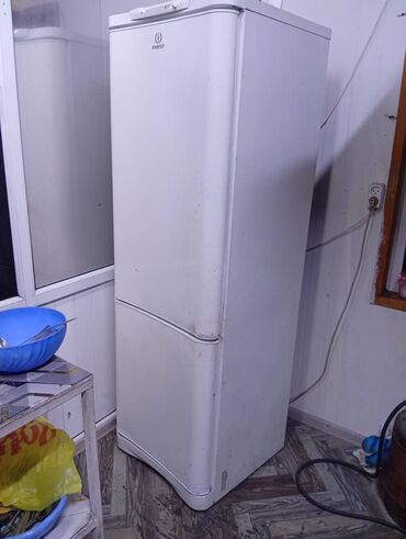 нотбук ош: Муздаткыч Indesit, Колдонулган, Эки камералуу, 60 * 200 *