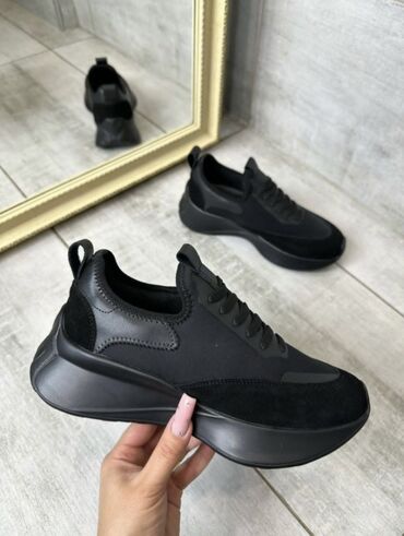 черные форсы: Продаю трендовые новые кроссовки, Турецкой фирмы Layki, размер 38