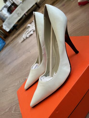 женские итальянские туфли: Туфли Размер: 37, цвет - Белый