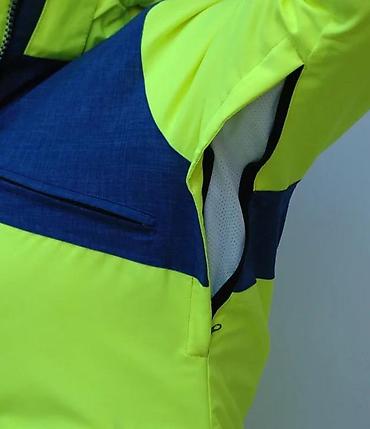 pull and bear jakne: Ženska jakna u neon žutoj i tamnoplavoj boji, dizajnirana za udobnost — 8