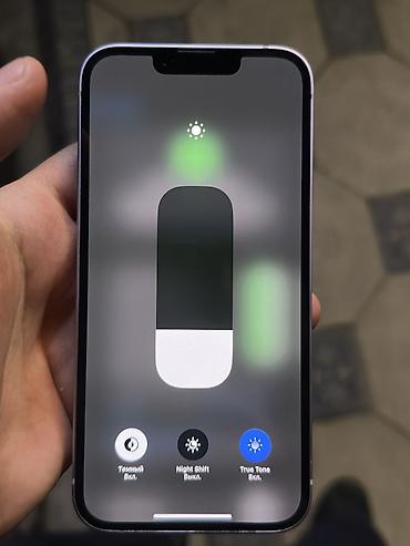 Apple iPhone: IPhone 14, Б/у, 128 ГБ, Белый, Зарядное устройство, Защитное стекло, Чехол, 76 % — 9