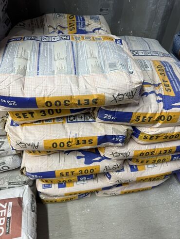 кафельной клей: Клеевая смесь для плитки AlinEX SET 300, мешки по 25 кг. -