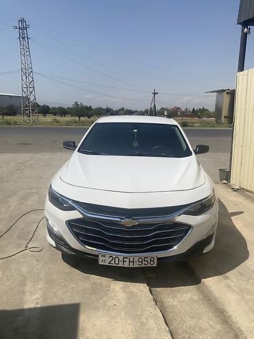 malibu spoiler: Chevrolet Malibu: 1.5 l | 2019 il 249353 km Sedan — 1