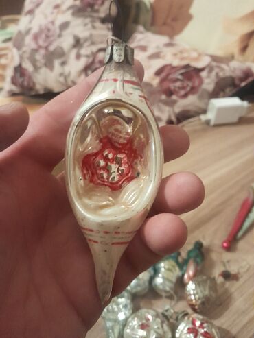 Yeni il oyuncaqları və bəzəkləri: Məhsul: Köhnə yolka bəzəkləri – 5 ədəd klipsli oyuncaqlar Təsvir: - — 7