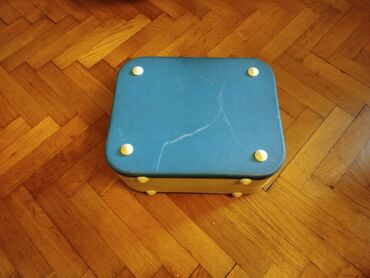 Stari uređaji: Retro,stari mali gramofon u koferu. Simpatican mali gramofon,vise kao — 5