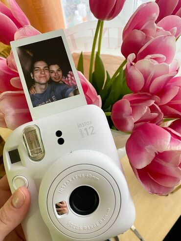 айфон 18: Моментальная камера Fujifilm Instax Mini 12 (белая) - Компактная