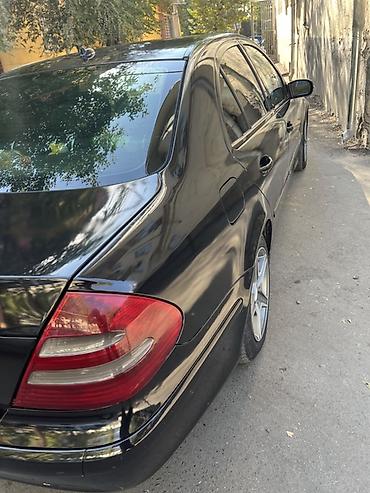салон б4: Mercedes-Benz E-Class: 2004 г., 2.2 л, Автомат, Дизель, Седан — 8