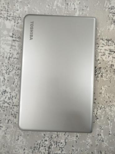 notebuk: Toshiba Satellite noutbuku - Ekran: 15.6" (parlaq panel), üst hissədə — 4