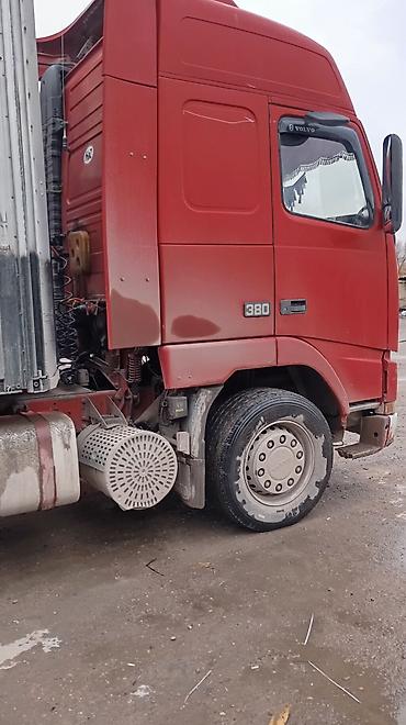 four season: Тягач, Volvo, 1998 г., Без прицепа — 2