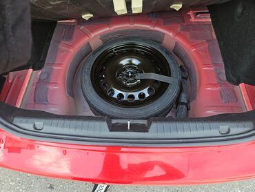 Chevrolet: Chevrolet Cruze LT sedan – parlaq qırmızı rəngdə, qara rəngli 17'' — 4