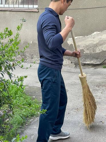 чистка домов: Предлагаем вакансию дворника для жилого дома в Асанбае! Обязанности