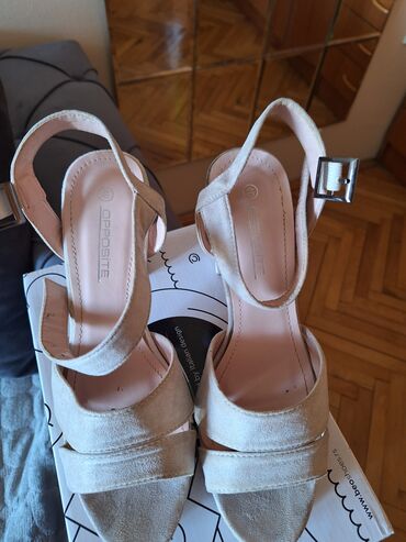 nasa duks h: Sandals, Opposite, 40