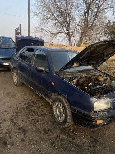 Volkswagen: Volkswagen Vento: 1992 г., 1.6 л, Механика, Бензин, Седан at lalafo.kg — 2 Volkswagen: Volkswagen Vento: 1992 г., 1.6 л, Механика, Бензин, Седан — 2