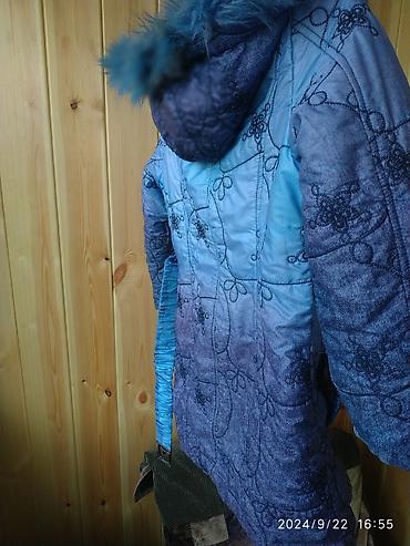 Верхняя одежда: Продаю детское теплое пальто на синтепоне, для девочки,с капюшоном — 4