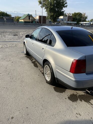 Volkswagen: Volkswagen Passat: 1998 г., 1.8 л, Механика, Бензин, Седан