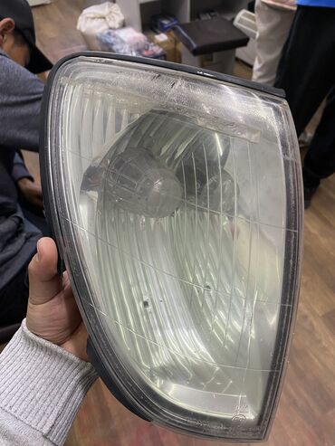 Системы освещения: Правый поворотник Toyota Б/у, Оригинал, Япония