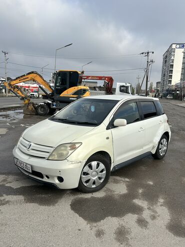 Toyota: Toyota ist: 2003 г., 1.3 л, Автомат, Бензин, Хэтчбэк