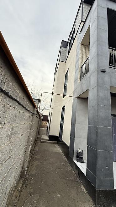 Продажа коттеджей и домов: 6 комнат и более, 206 м², 3 соток, Манас, Собственник — 28
