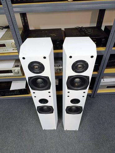 Zvučnici i stereo sistemi: Vifa beli dvosistemac. poseduje vifa drajvere baseve od 6 incha — 3