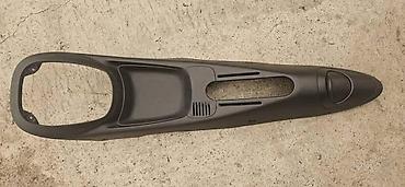 kljuc 55: SREDNJA KONZOLA CENTRALNA ZA FIAT PUNTO ZA 2003. GOD — 2