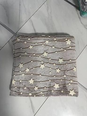 Ćebad i pokrivači: Ćebe svetleće 230x200 1900din

T — 23