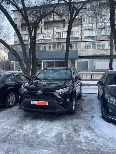 Toyota: Toyota RAV4: 2021 г., 2.5 л, Вариатор, Гибрид, Внедорожник