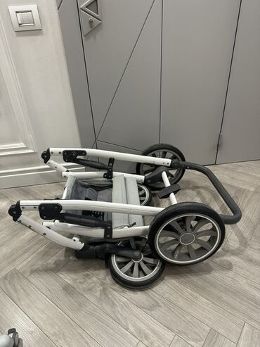 Araba-beşiklər: Çıxarıla bilən beşikli araba, Anex, İşlənmiş, Cins: Oğlan, Yaş: 30 ay, Ünvandan götürmə -da lalafo.az — 13 Araba-beşiklər: Çıxarıla bilən beşikli araba, Anex, İşlənmiş, Cins: Oğlan, Yaş: 30 ay, Ünvandan götürmə — 13