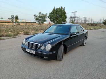mercedes clk: Mercedes-Benz E 270: 2.7 l | 2001 il Sedan