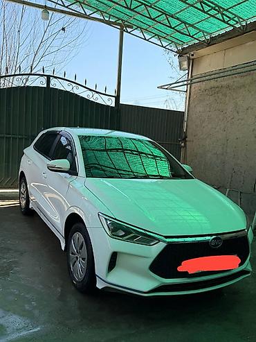 BYD: BYD E2: 2021 г., Электромобиль, Хэтчбэк — 1