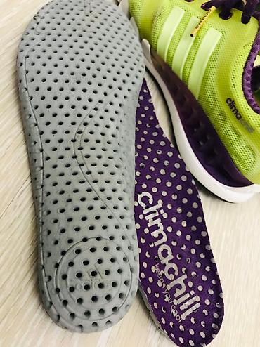 Кроссовки и спортивная обувь: Оригинальные беговые кроссовки Adidas Climachill. Размер указан на — 4