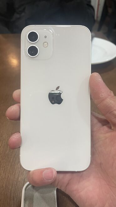 Apple iPhone: IPhone 12, Б/у, 128 ГБ, Белый, Чехол, 79 %