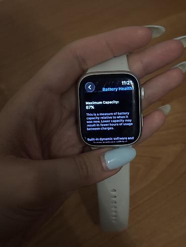 apple whatch 3: Apple Watch 8 series 46 mm – kvadrat ekranlı, açıq rəngli silikon — 5