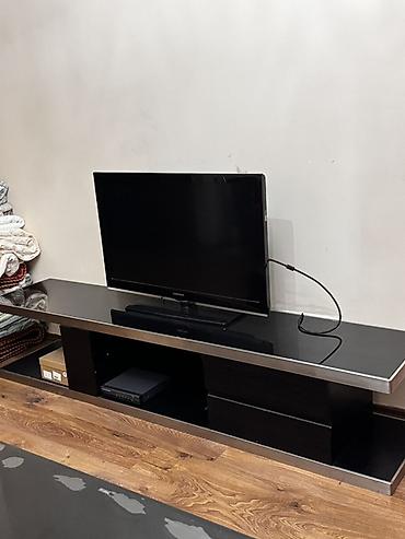 sofa: Продаю в связи с переездом мебель для гостиной ( Угловой кожаный диван — 4