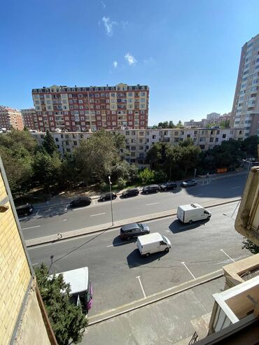 Uzunmüddətli kirayə mənzillər: Binəqədi rayonu 9-cu mikrorayonda Leyla mərasim evinin yanında — 9