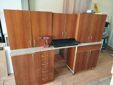 embawood metbex mebeli qiymetleri: Metbex mebeli olcu 2.20sm uzerinde asperator moyka ve krant verilir