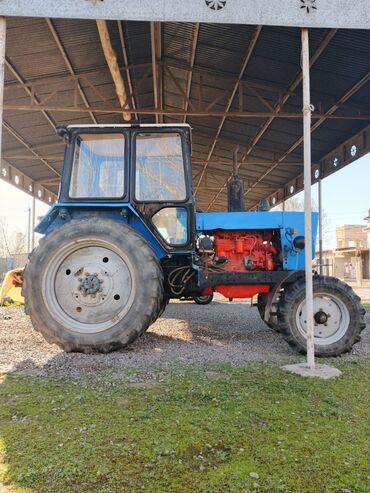 mtz 82 traktor satilir: Qiyməti hamısı bir yerdə12000m 1 traqdır. Marka belarus. 2 lapet