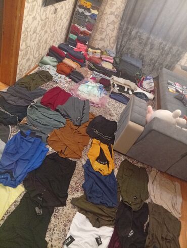 Digər mağaza avadanlığı: Salam Türkan bağlanıb paltarlar bijuteriyalar,ve ləvazimatlar — 20