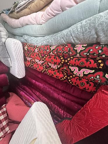 Текстиль: Продаю б\у тошоки,жер тошоки и подушки.Пахта 70% и холофайбер — 2