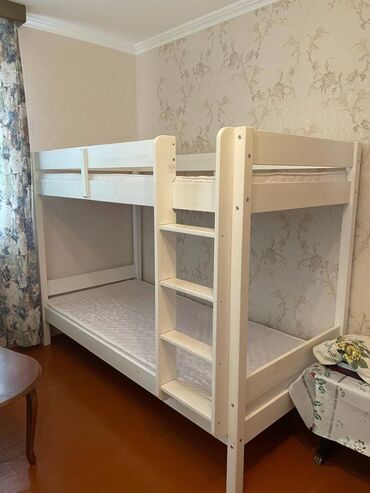 kedr agaci: Oğlan və qız üçün, Yeni, Çarpayı, Matras ilə, Siyirməsiz, Taxta