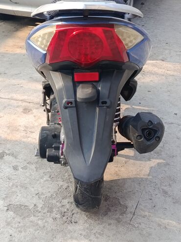 Скутеры: Тип скутера 150 куб. см, Бензин, Б/у — 9