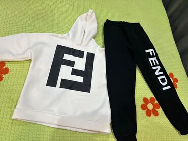 гантели для спорта: Yeni Fendi desti 

130manata alinib tecili satilir