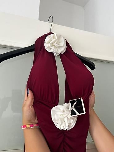 crvene stikle: Elegantna bordo haljina – Kiss Miss — 2