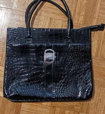 givenchy torbe: Elegantna torbica, Materijal: Lakovana koža